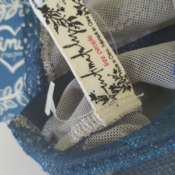 39. 🆕️ Free People Kristin Lace Bralette - Picture 7 of 9